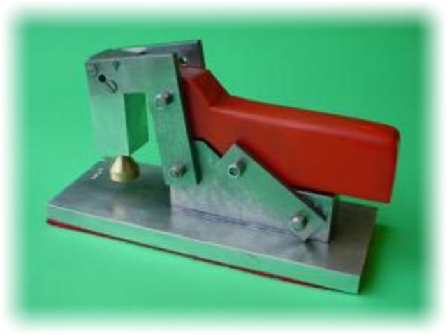 Toggle clamp